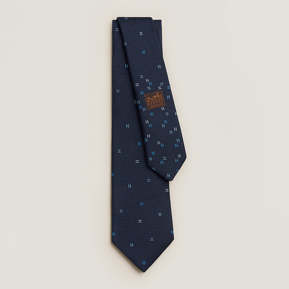 エルメス ネクタイ スプレッドH ネイビー 外箱有 未使用品！(03026) シルクタイ 7 cm 《スプレッドH》 - ブルー | Hermès - エルメス-公式